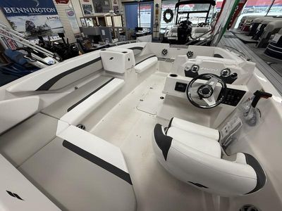 2025 Starcraft Marine SVX 171 OB - Photo 10