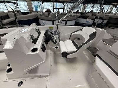 2025 Starcraft Marine SVX 171 OB - Photo 7