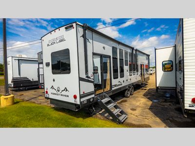 2025 Forest River RV Cherokee Timberwolf Black Label - Photo 11