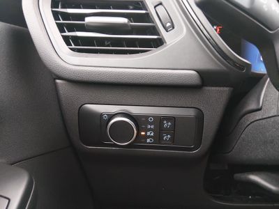 2025 Ford Escape — photo 12 view