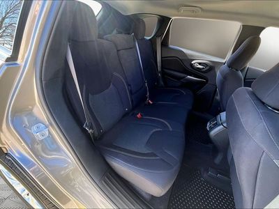 2019 Jeep Cherokee - Photo 26