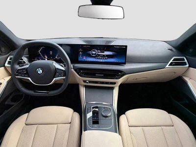 2025 BMW 3 Series — photo 16 view