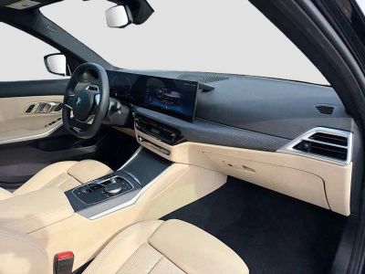 2025 BMW 3 Series — photo 14 view