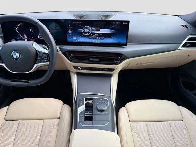2025 BMW 3 Series — photo 19 view