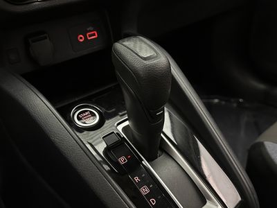 2025 Nissan Versa - Photo 15