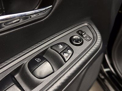 2025 Nissan Versa - Photo 12