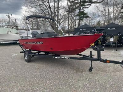 2026 Tracker® Boats PG V16 SC — front three-quarter view