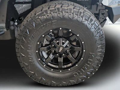 2026 Jeep Gladiator — photo 9 view