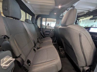 2026 Jeep Gladiator — photo 12 view