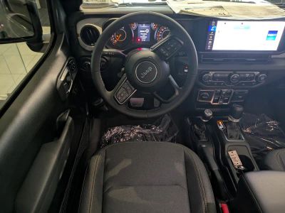 2026 Jeep Gladiator — photo 14 view