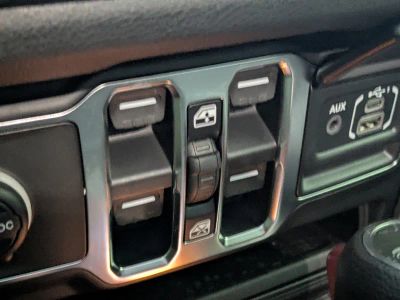 2026 Jeep Gladiator — photo 19 view