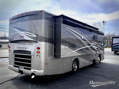 2017 Winnebago Forza - Photo 2