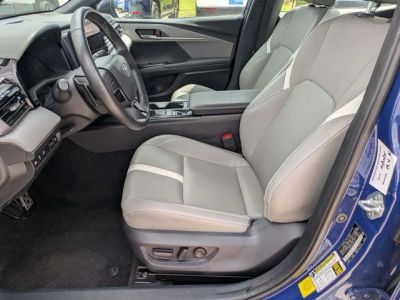 2025 Toyota Camry - Photo 11
