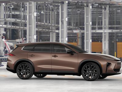 2026 Toyota Crown Signia — photo 13 view