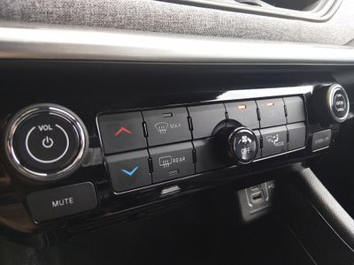2024 Jeep Compass — photo 17 view