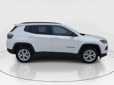 2024 Jeep Compass — photo 8 view