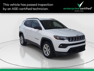 2024 Jeep Compass Latitude 4x4 — front three-quarter view