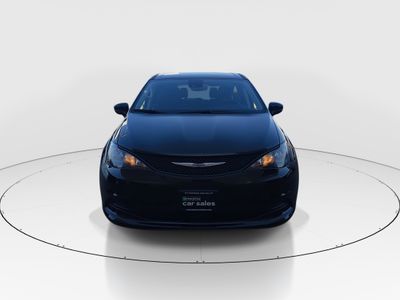 2023 Chrysler Voyager - Photo 2