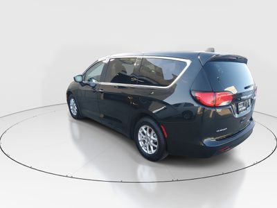 2023 Chrysler Voyager - Photo 5