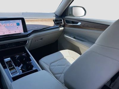 2026 Volkswagen Atlas — photo 18 view
