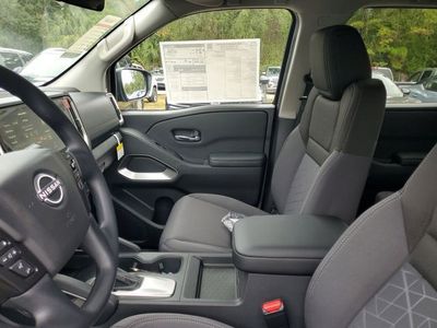 2026 Nissan Frontier — photo 8 view