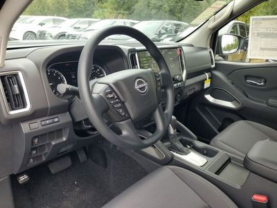 2026 Nissan Frontier — photo 7 view
