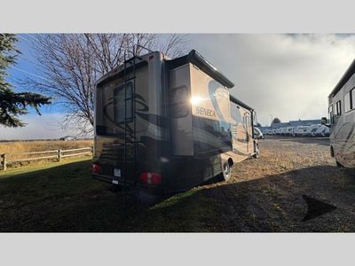 2008 Jayco Seneca HD — engine compartment view