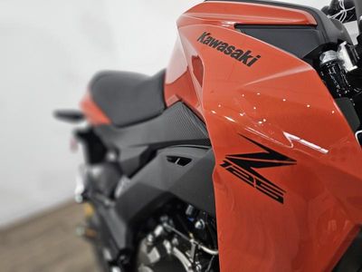 2025 Kawasaki Z125 PRO - Photo 11