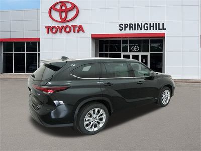 2026 Toyota Highlander Hybrid - Photo 9