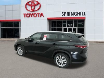 2026 Toyota Highlander Hybrid - Photo 4