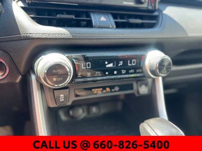 2021 Toyota RAV4 — photo 18 view