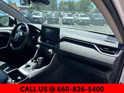 2021 Toyota RAV4 — photo 7 view
