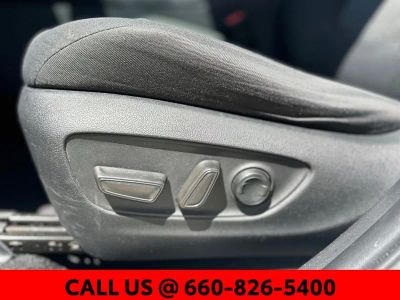 2021 Toyota RAV4 — photo 13 view