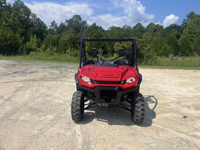 2025 Honda Pioneer 1000 - Photo 5