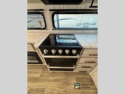 2025 Dutchmen RV Astoria - Photo 17