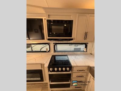 2025 Dutchmen RV Astoria - Photo 14
