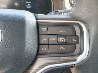2023 Jeep Wagoneer L — photo 13 view