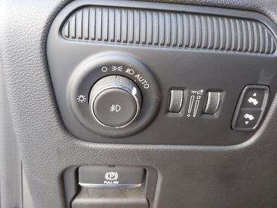 2023 Jeep Wagoneer L — photo 21 view