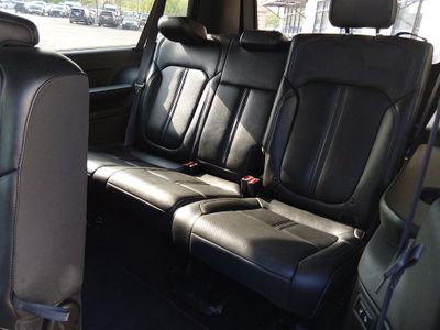 2023 Jeep Wagoneer L — photo 19 view