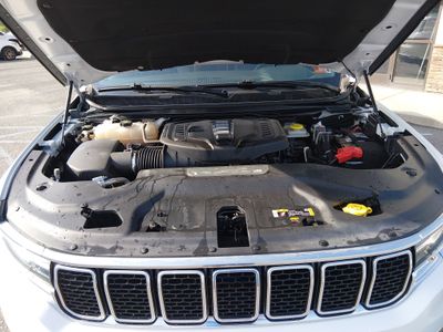 2023 Jeep Wagoneer L — photo 9 view
