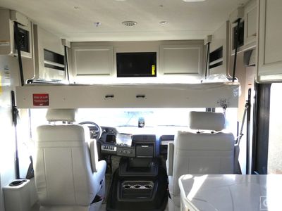 2026 Fleetwood Bounder - Photo 13