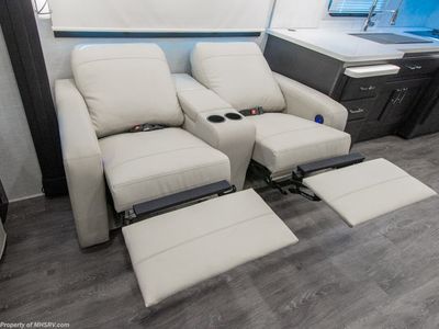 2026 Thor Motor Coach Riviera - Photo 10