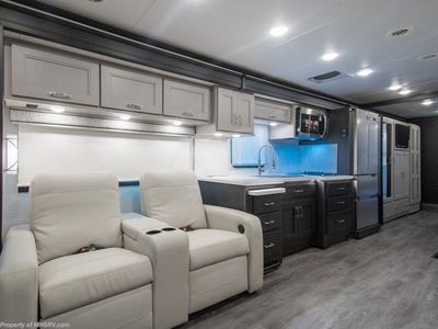 2026 Thor Motor Coach Riviera - Photo 8