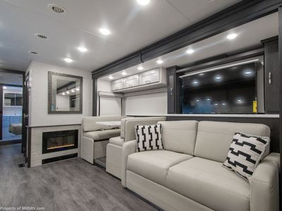 2026 Thor Motor Coach Riviera - Photo 12