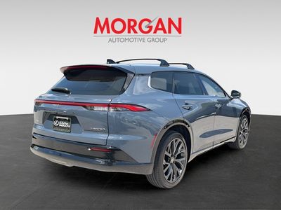 2026 Toyota Crown Signia - Photo 3