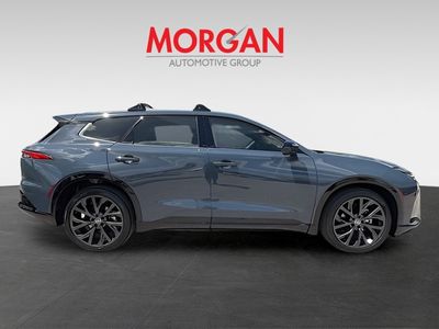 2026 Toyota Crown Signia - Photo 2