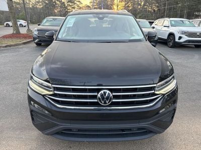 2023 Volkswagen Tiguan - Photo 2
