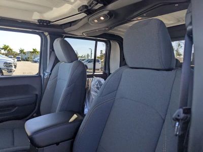 2026 Jeep Gladiator — photo 11 view