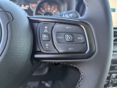 2026 Jeep Gladiator — photo 18 view