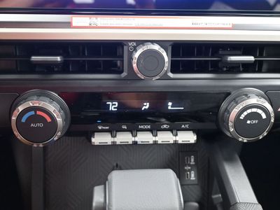 2025 Toyota Tacoma i-FORCE MAX TRD Off-Road i-FORCE MAX Truck Double Cab — photo 11 view